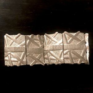 Gorgeous vintage 💯 tin bracelet